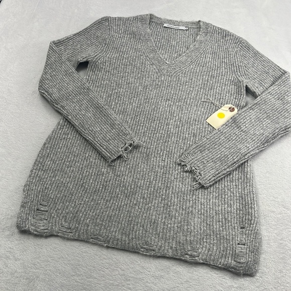NWOT‎ XS, S Stitches & Stripes Gray Distressed Long Line Sweater - Picture 1 of 16